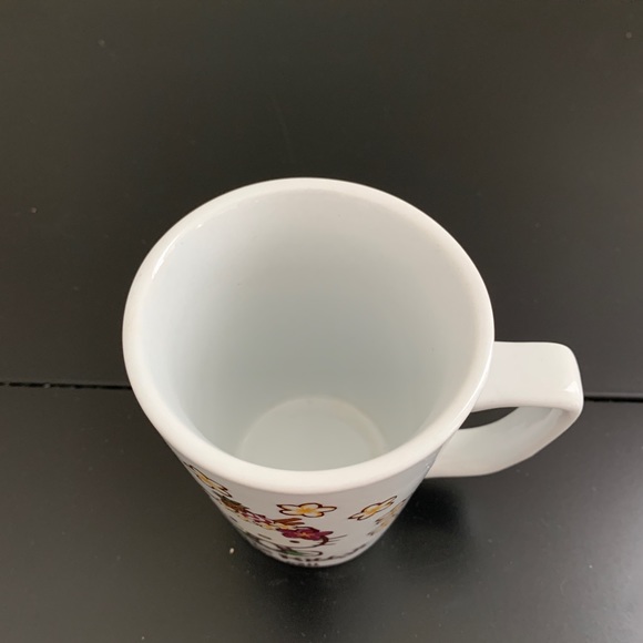 Hello Kitty Hawaii Mug - Picture 2 of 5